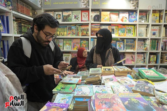 داخل صالات المعرض