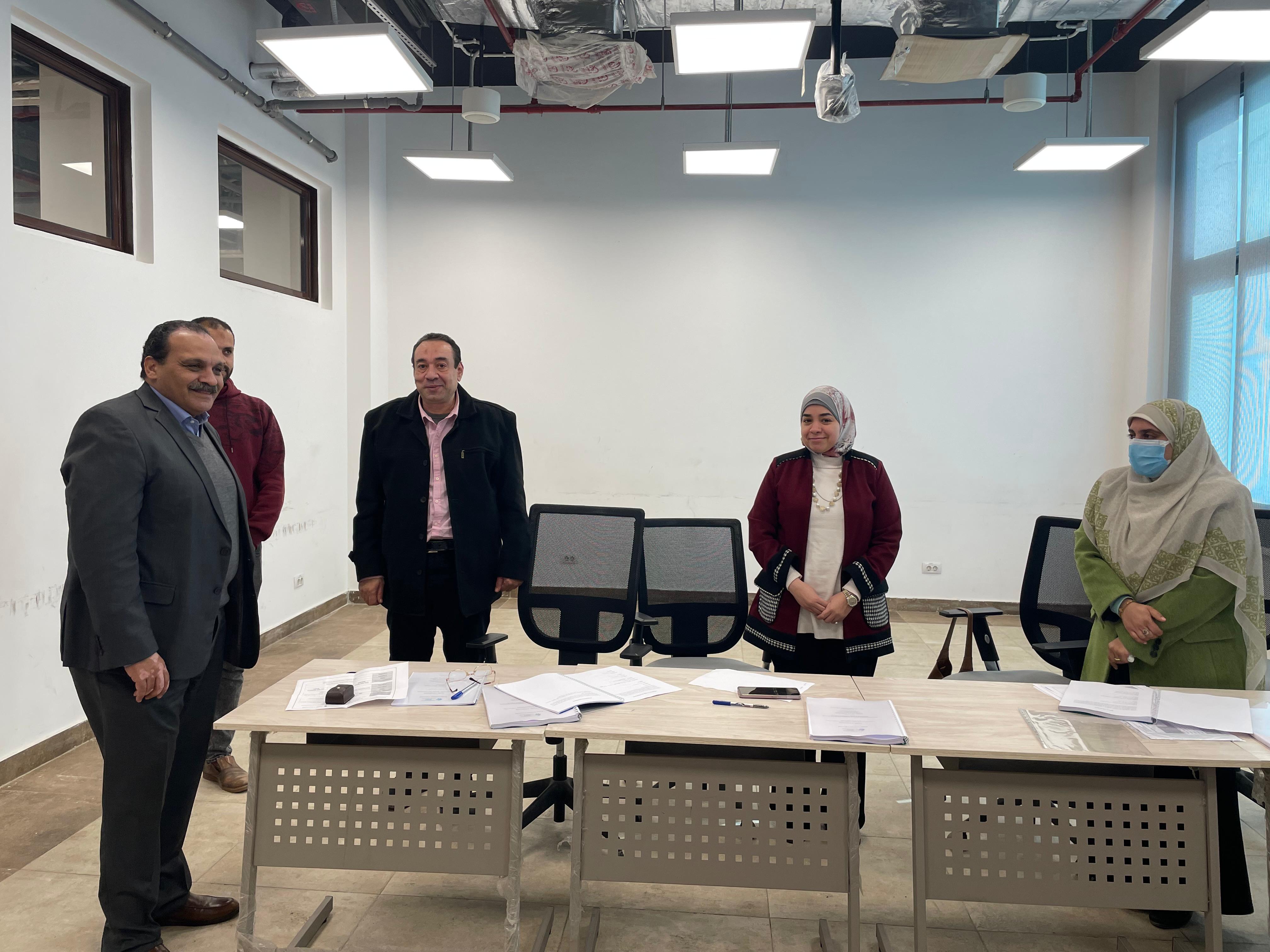 خلال جولة رئيس جامعة بنها الأهلية خلال جولة رئيس جامعة بنها الأهلية