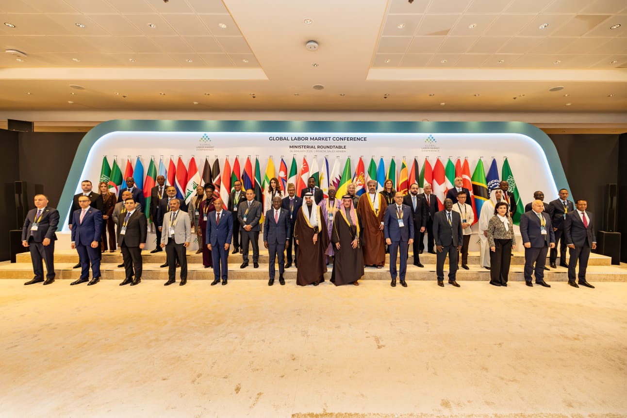 54dde49f-aecc-4c18-a7a9-0bcd34192bbe