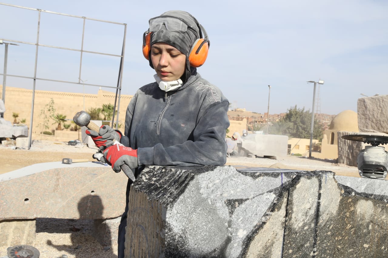 سيمبوزيوم أسوان الدولي للنحت