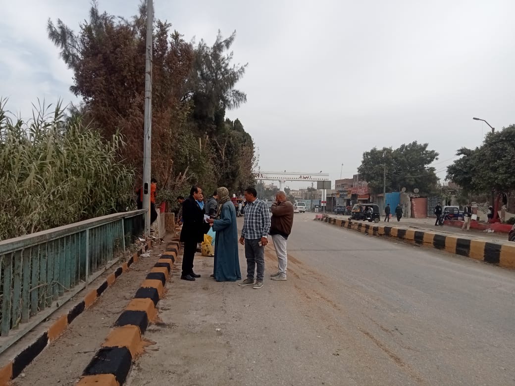 حملات فى العياط لتجميل الطرق ومداخل القرى وتحسين مستوى النظافة (1)