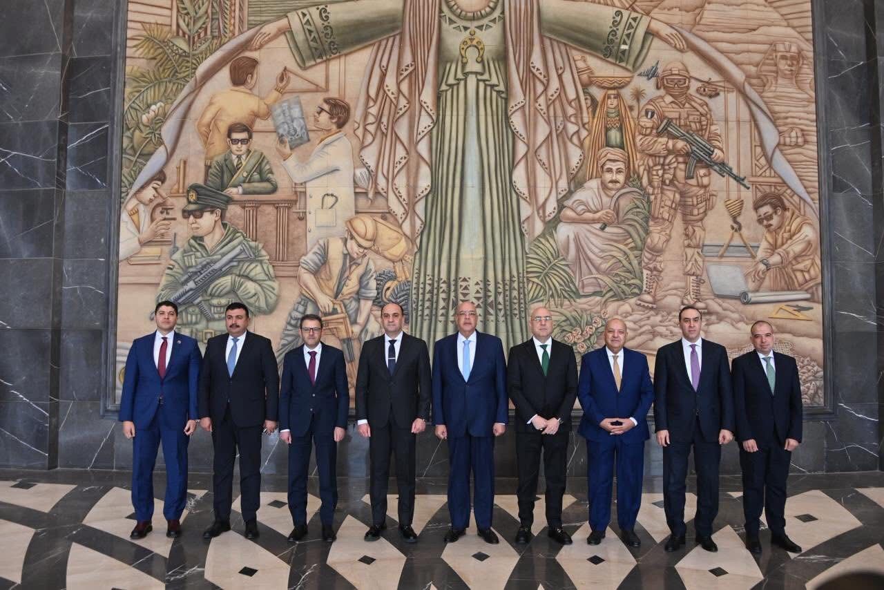 782ea126-f250-467b-a980-bdd13f5b18c2 782ea126-f250-467b-a980-bdd13f5b18c2