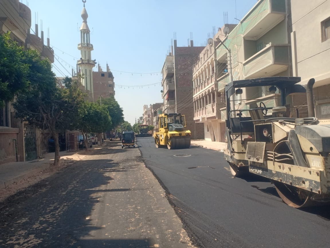 إعادة رصف محاور رئيسية وشوارع داخلية بمختلف المراكز (4)