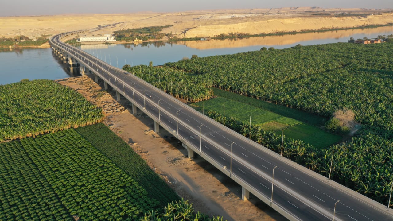 جانب من محور الفشن ببنى سويف جانب من محور الفشن ببنى سويف