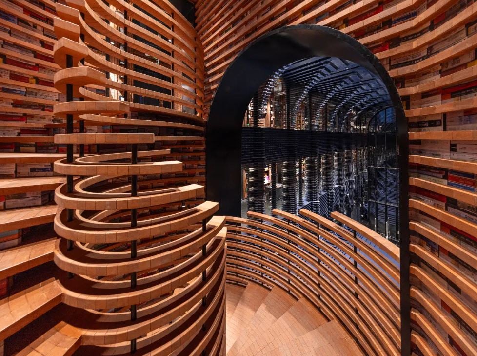 تفاصيل المكتبة من الداخل