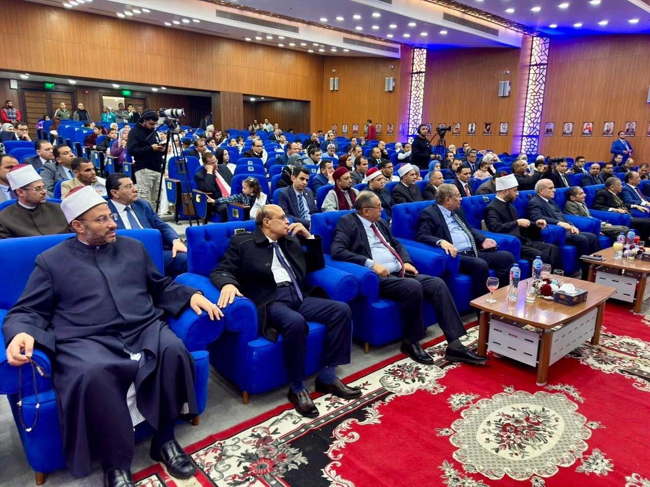 رئيس النيابة الإدارية ووزير الأوقاف يشهدان تكريم حفظة القرآن الكريم من أعضاء النيابة وأسرهم (7)