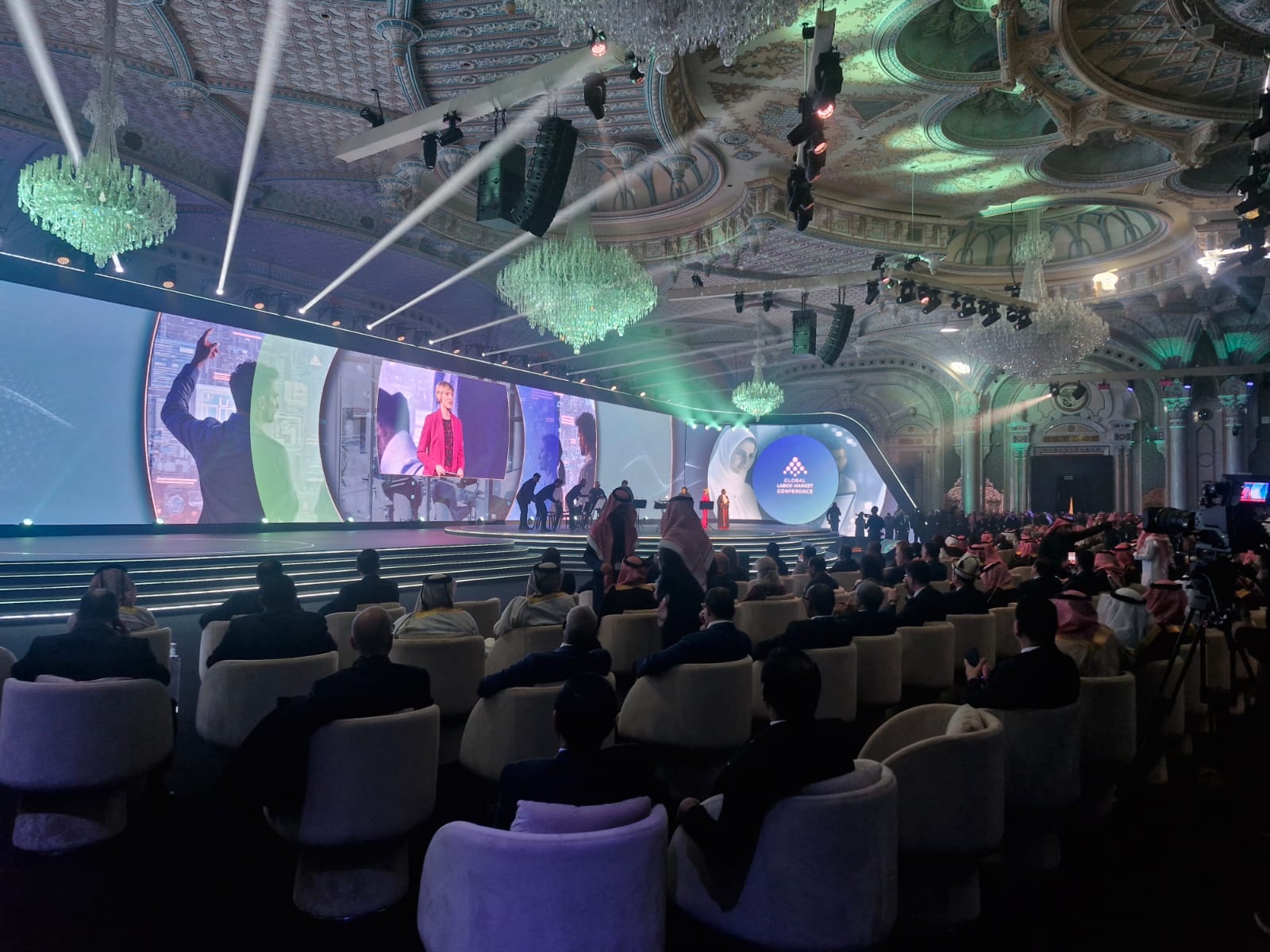 انطلاق فعاليات النسخة الثالثة من المؤتمر الدولى لسوق العمل (6)