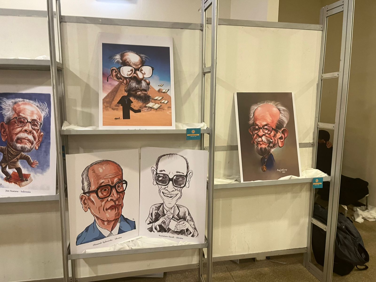 كاريكاتير أديب نوبل كاريكاتير أديب نوبل