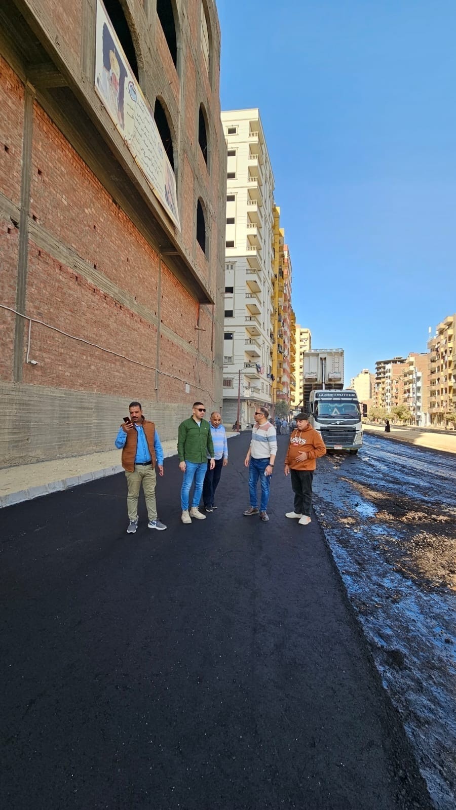 إعادة رصف محاور رئيسية وشوارع داخلية بمختلف المراكز (1)