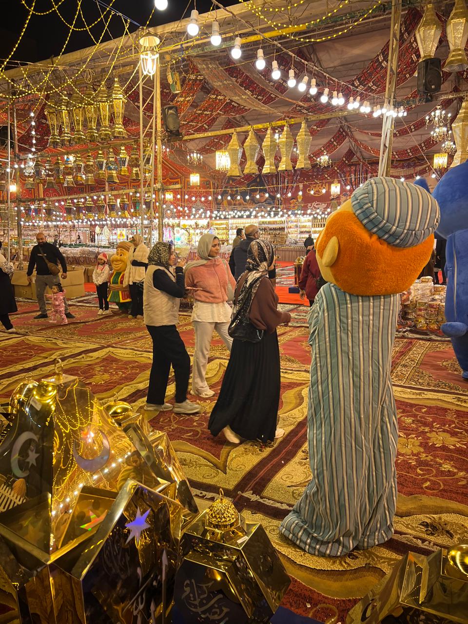 فرحة من الجميع لظهور روحانيات رمضان في المنصورة