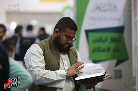 اجواء ثقافية من داخل المعرض