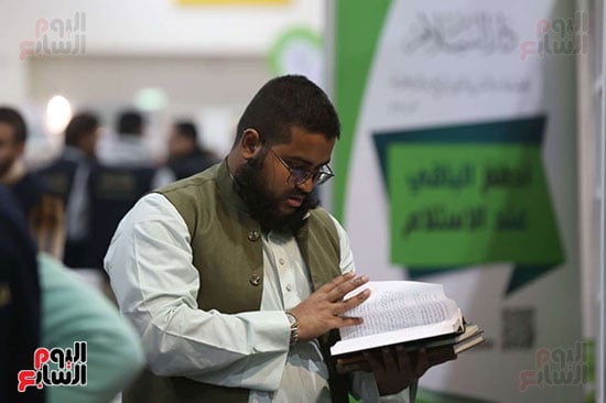 اجواء ثقافية من داخل المعرض