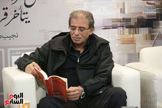 خالد يوسف يطلع على كتاب كمال الطويل خالد يوسف يطلع على كتاب كمال الطويل