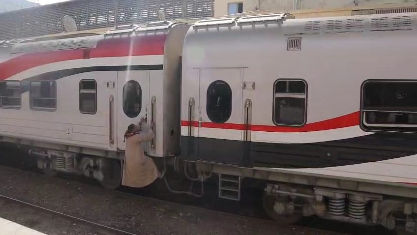 مخالفات فى السكة الحديد