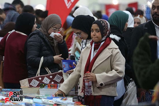 اجواء مميزة من داخل معرض الكتاب