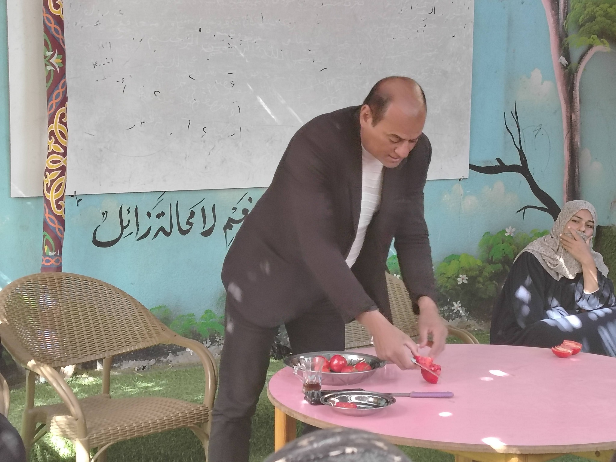 جانب من فعاليات التدريبات على تجفيف الطماطم بالأقصر جانب من فعاليات التدريبات على تجفيف الطماطم بالأقصر