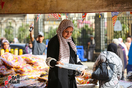 شراء الديكورات الخاصة بشهر رمضان