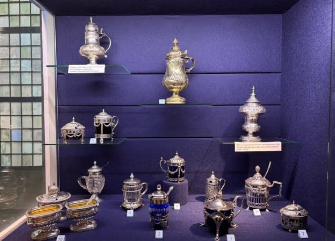 أوانى معروضة فى متحف الفضة