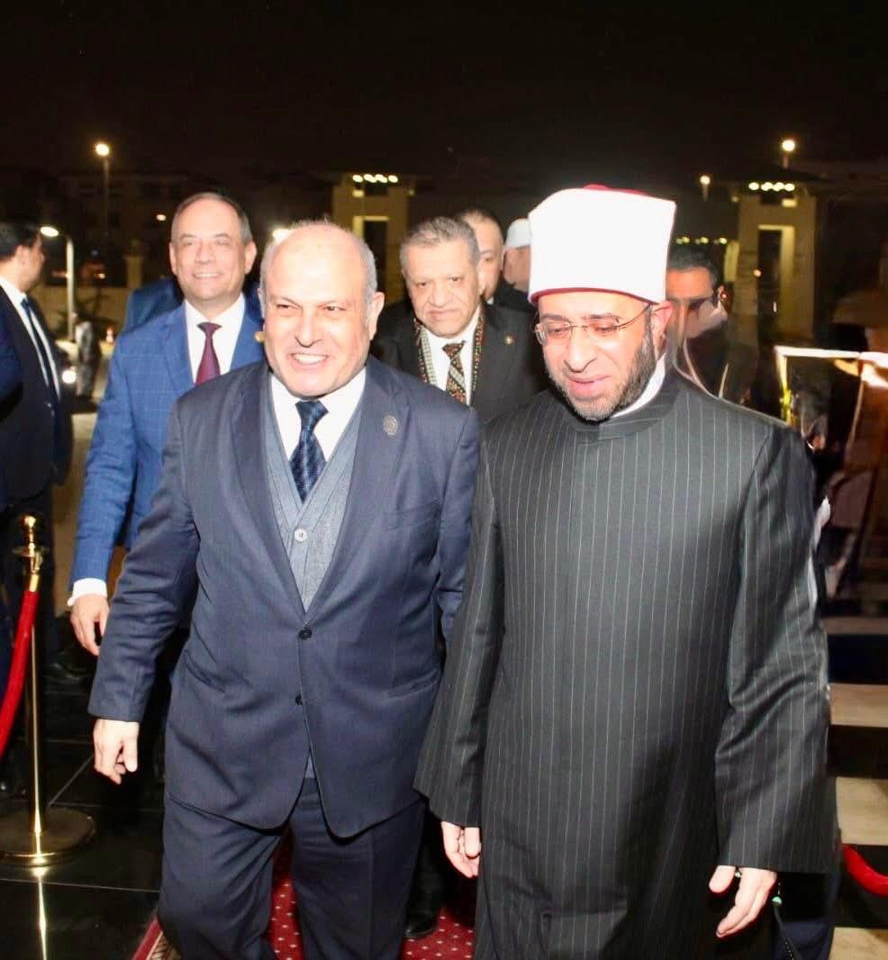 رئيس النيابة الإدارية ووزير الأوقاف يشهدان تكريم حفظة القرآن الكريم من أعضاء النيابة وأسرهم (4)