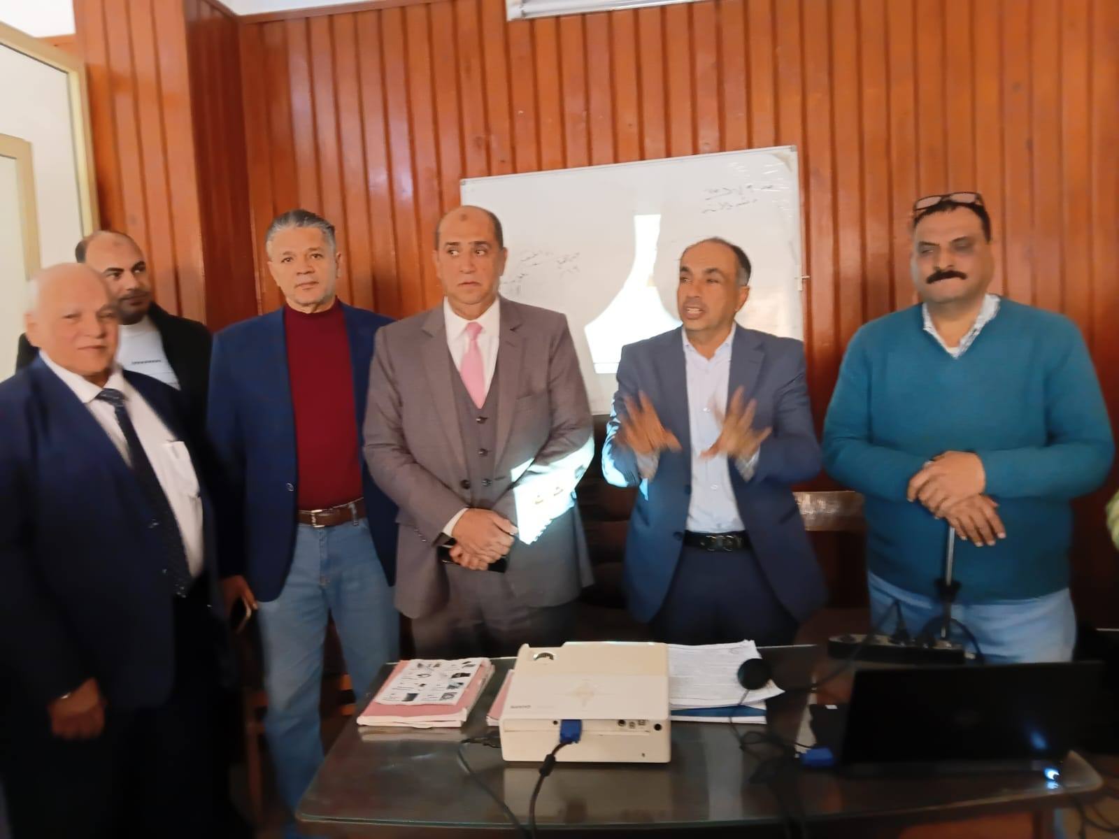 قيادات مديرية الطب البيطري خلال تدريب عمال النظافة بكفر الشيخ