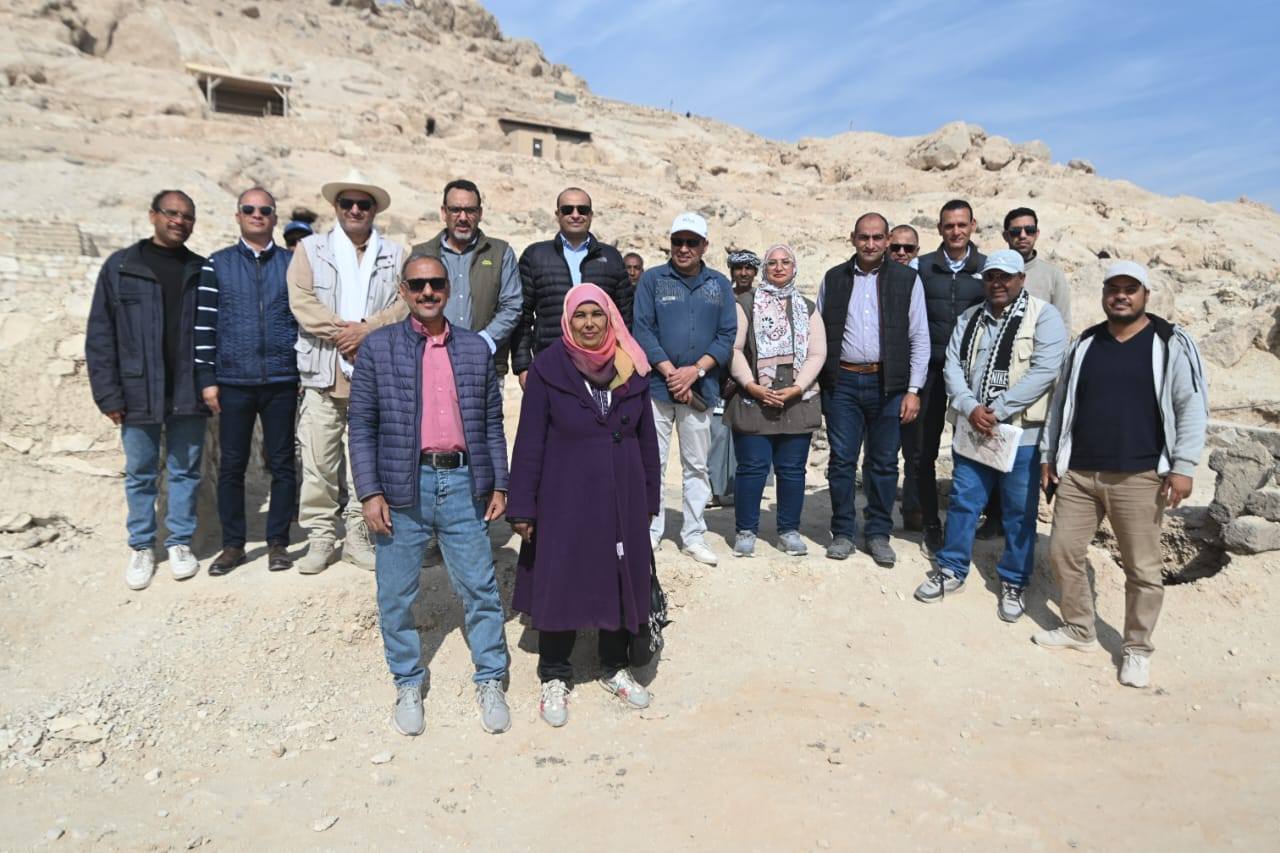 متابعة أعمال البعثات الأثرية المصرية والأجنبية في البر الغربى