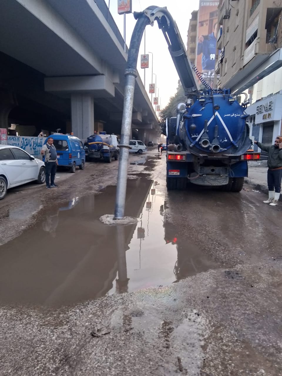 كسر ماسورة مياه في حي العجوزة