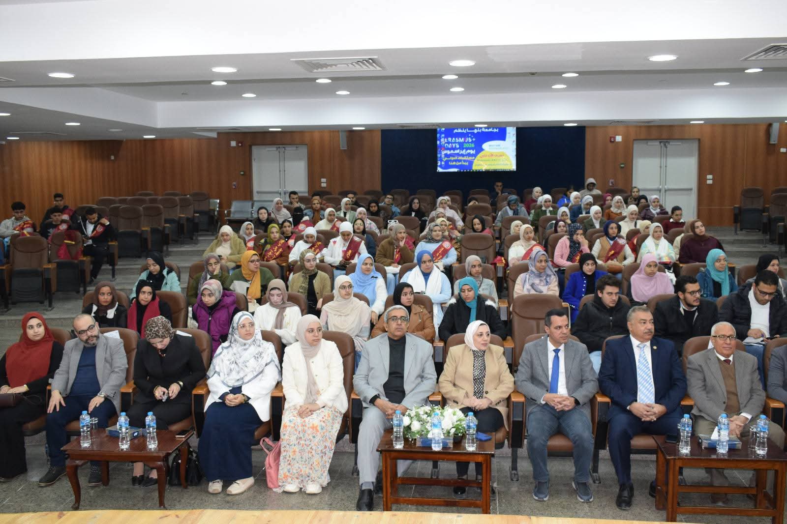 المشاركين بورشة العمل المشاركين بورشة العمل