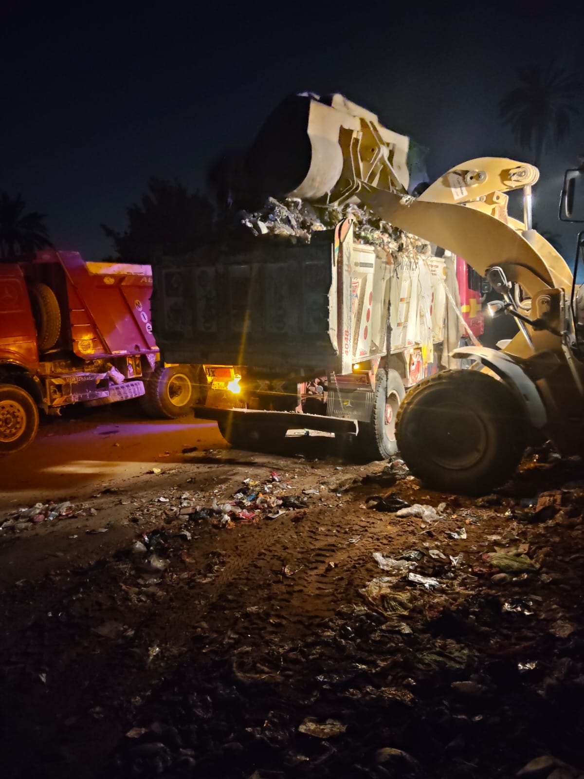 رفع 500 طن مخلفات من شارع الشباب بحي الهرم (1)