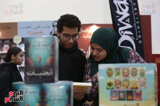 حضور لافت للطلاب في الاجنحة التعليمية