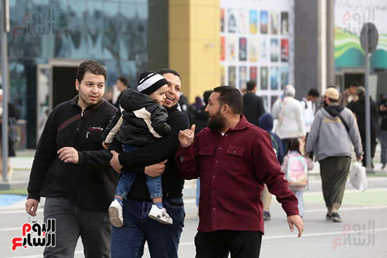 اقبال جماهيري كبير على فعاليات المعرض