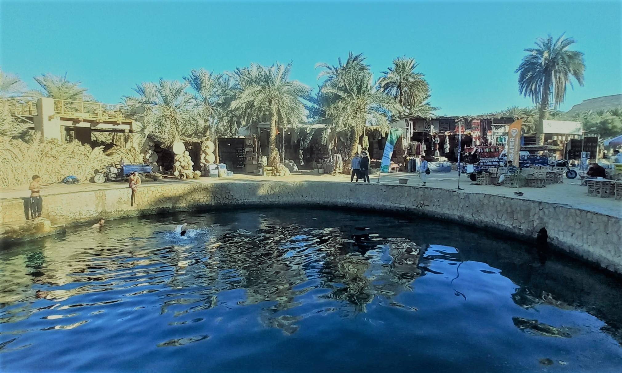 عين كليوباترا بواحة سيوة عين كليوباترا بواحة سيوة