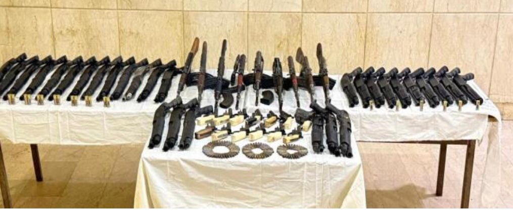 مقتل 4 عناصر إجرامية وضبط طن مخدرات و59 سلاحًا ناريًا (2)