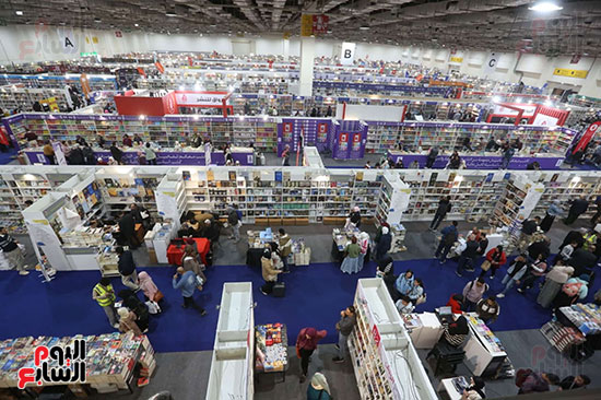 تنقل سهل بين الاجنحة مع كثافة الزوار