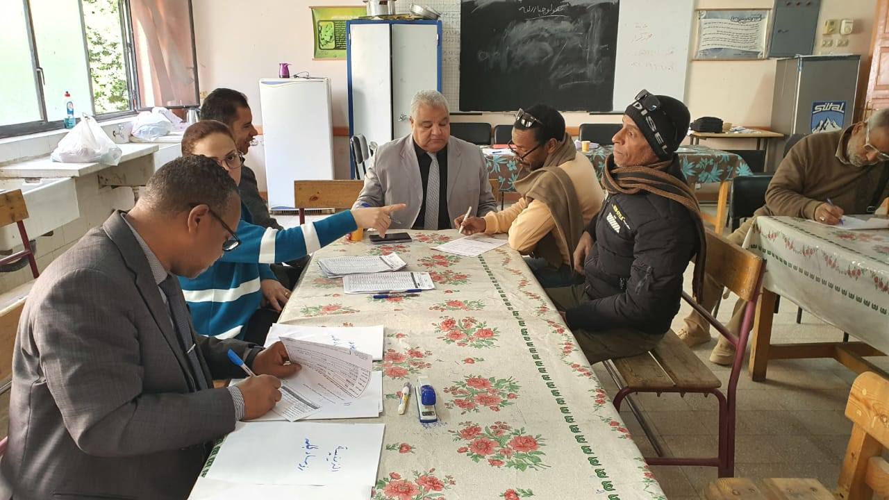 متابعة المقابلات لرؤساء لجان الثانوية العامة وتدريبات رياض الأطفال