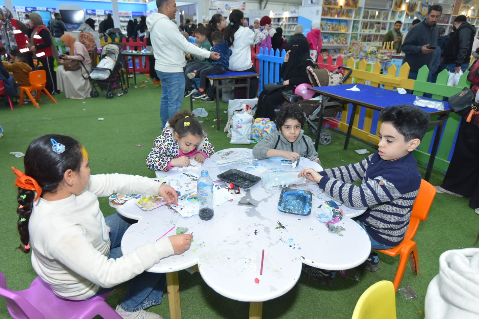 خلال أنشطة الأطفال داخل معرض الكتاب