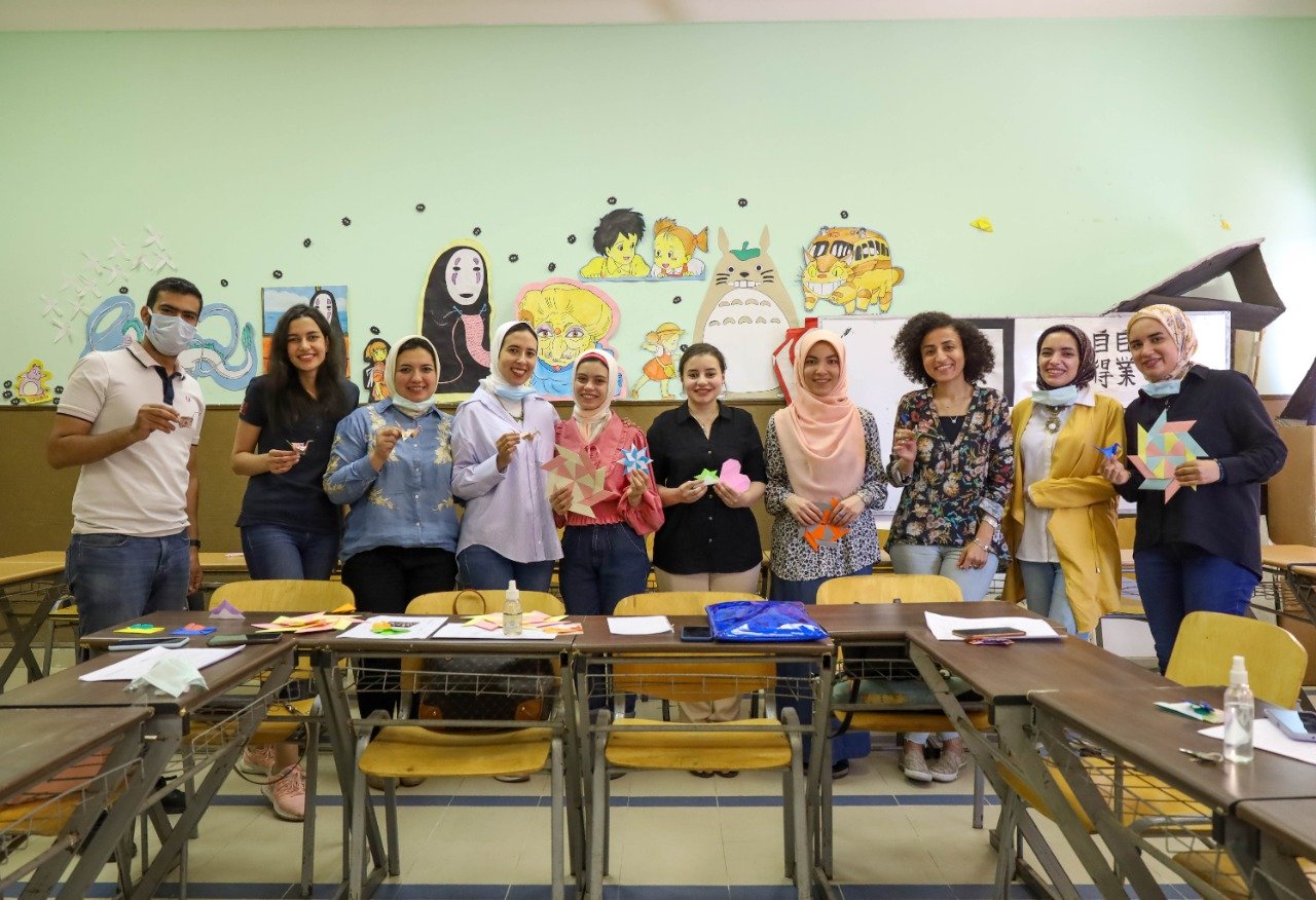 احدى ورش التدريب على اعادة تدوير الورق احدى ورش التدريب على اعادة تدوير الورق