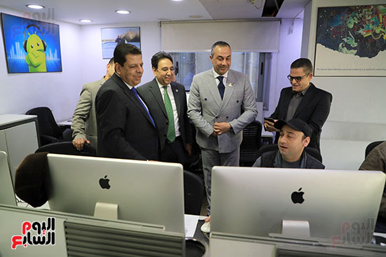 جولة أيمن محسب ومحمود سامى ومحمود الشويخ فى صالة تحرير اليوم السابع (13)