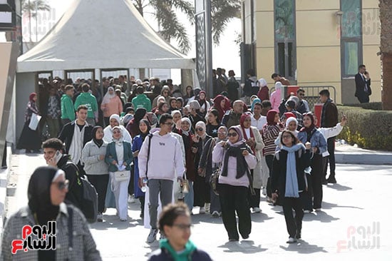 المعرض يجذب محبي القراءة والمعرفة