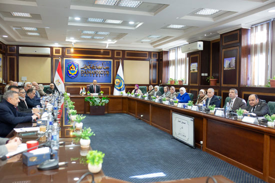 مجلس جامعة دمنهور يشهد توقيع اتفاقية تعاون بين جامعتي دمنهور وطوكيو للعلوم باليابان