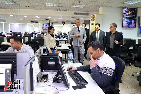 جولة أيمن محسب ومحمود سامى ومحمود الشويخ فى صالة تحرير اليوم السابع (26)