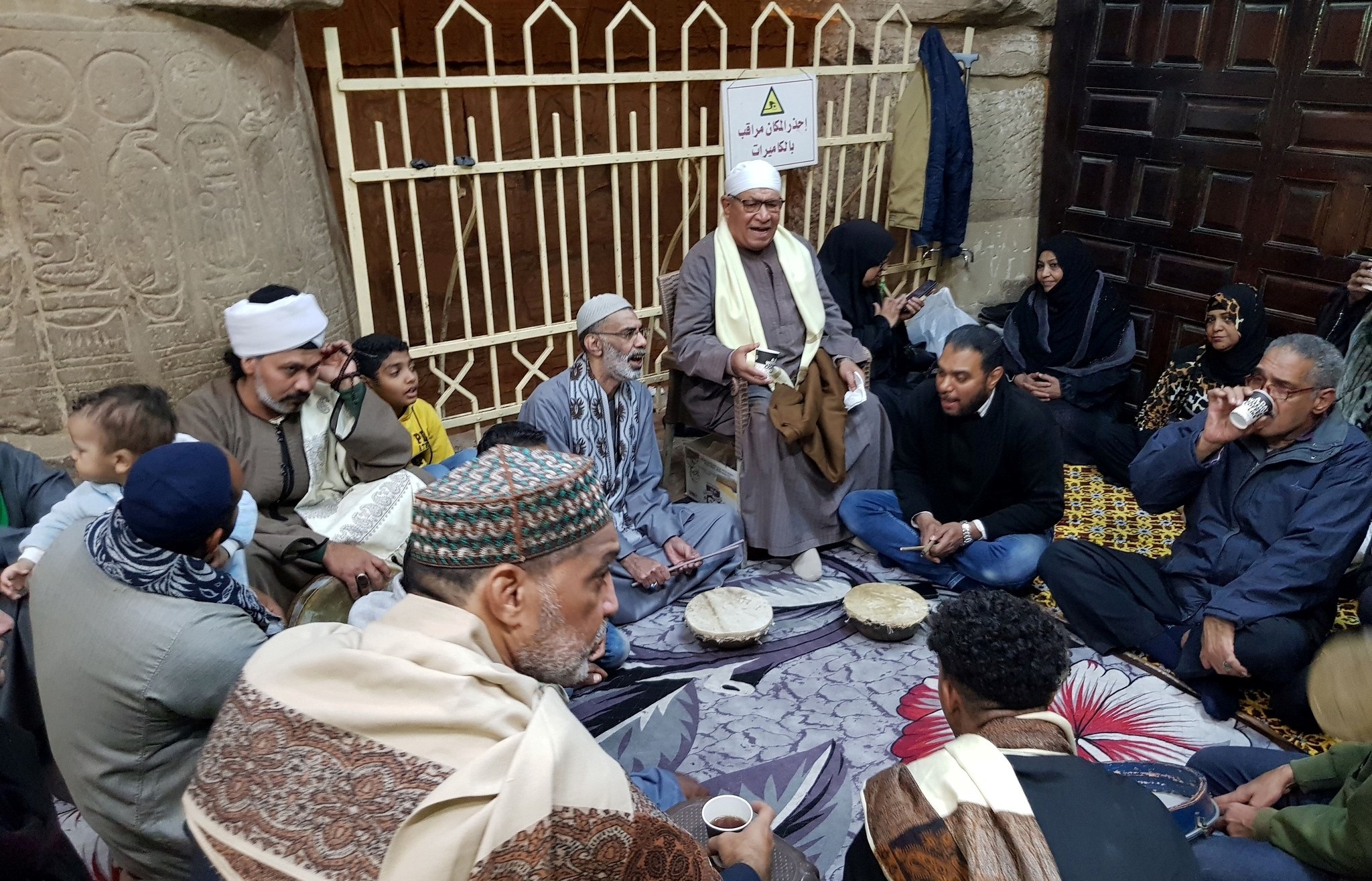 فرحة الذكر والمديح فى حب رسول الله بمسجد أبوالحجاج فرحة الذكر والمديح فى حب رسول الله بمسجد أبوالحجاج