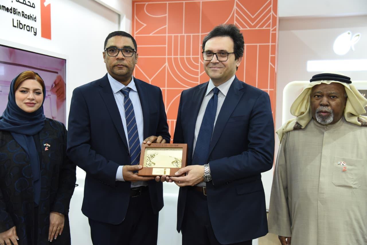 الدكتور أحمد  فؤاد هنو في منصة المكتبة