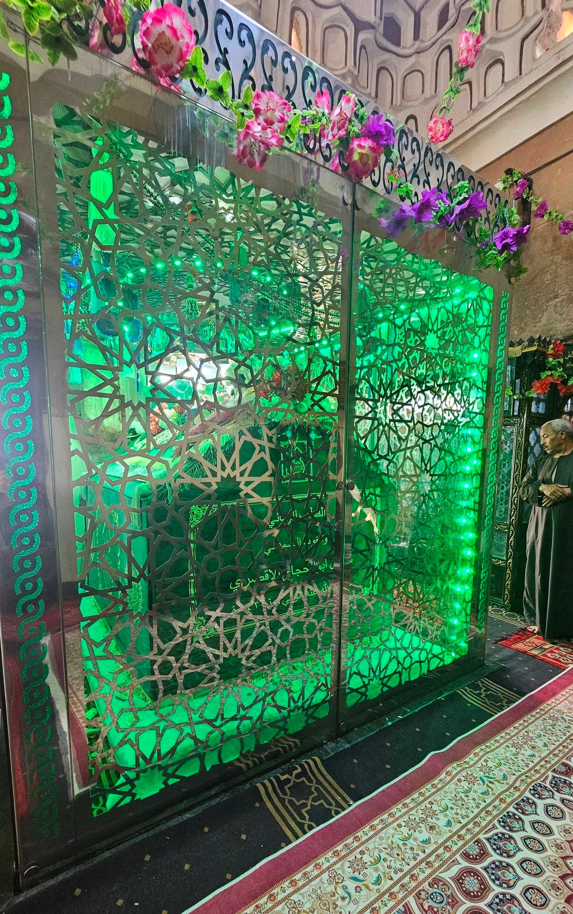 زيارات المواطنين لمقام سيدى أبو الحجاج زيارات المواطنين لمقام سيدى أبو الحجاج