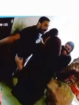 صور تلتقط المشاجرة صور تلتقط المشاجرة