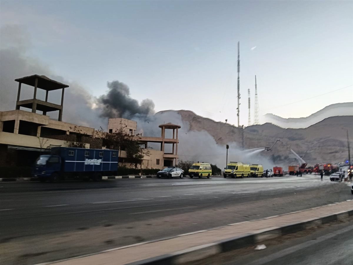 إخماد حريق داخل 3 منازل فى منشأة ناصر (10)