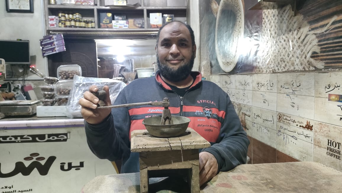 أقدم ماكينة لطحن البن