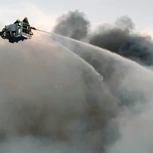 إخماد حريق داخل 3 منازل فى منشأة ناصر (4)