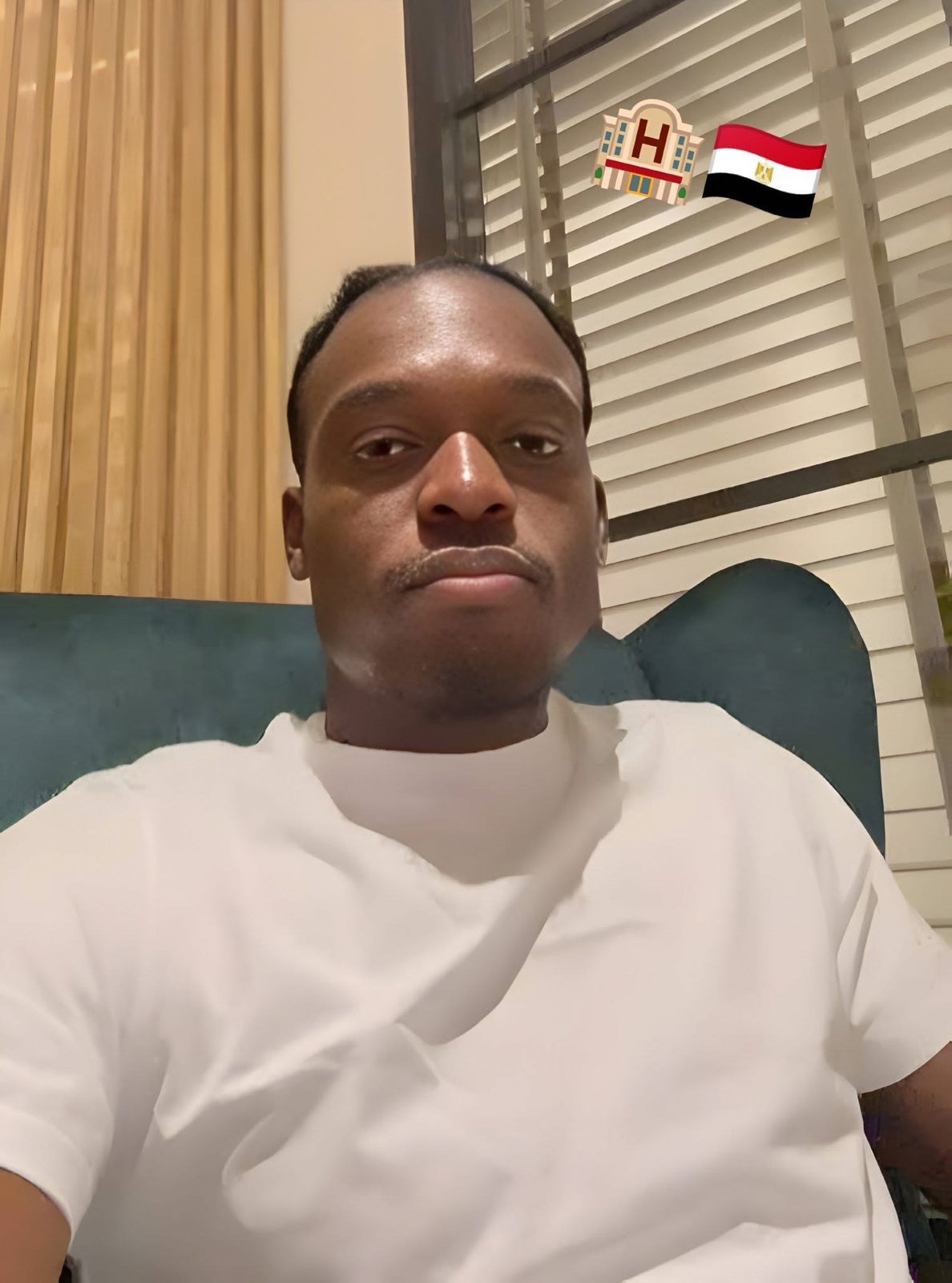 مهاجم الأهلى الجديد يصل القاهرة (2)