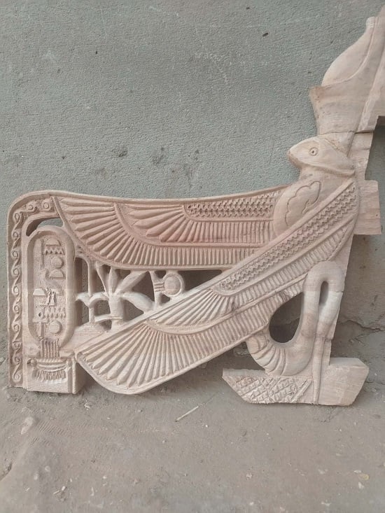 أحد تفاصيل الكرسى أحد تفاصيل الكرسى