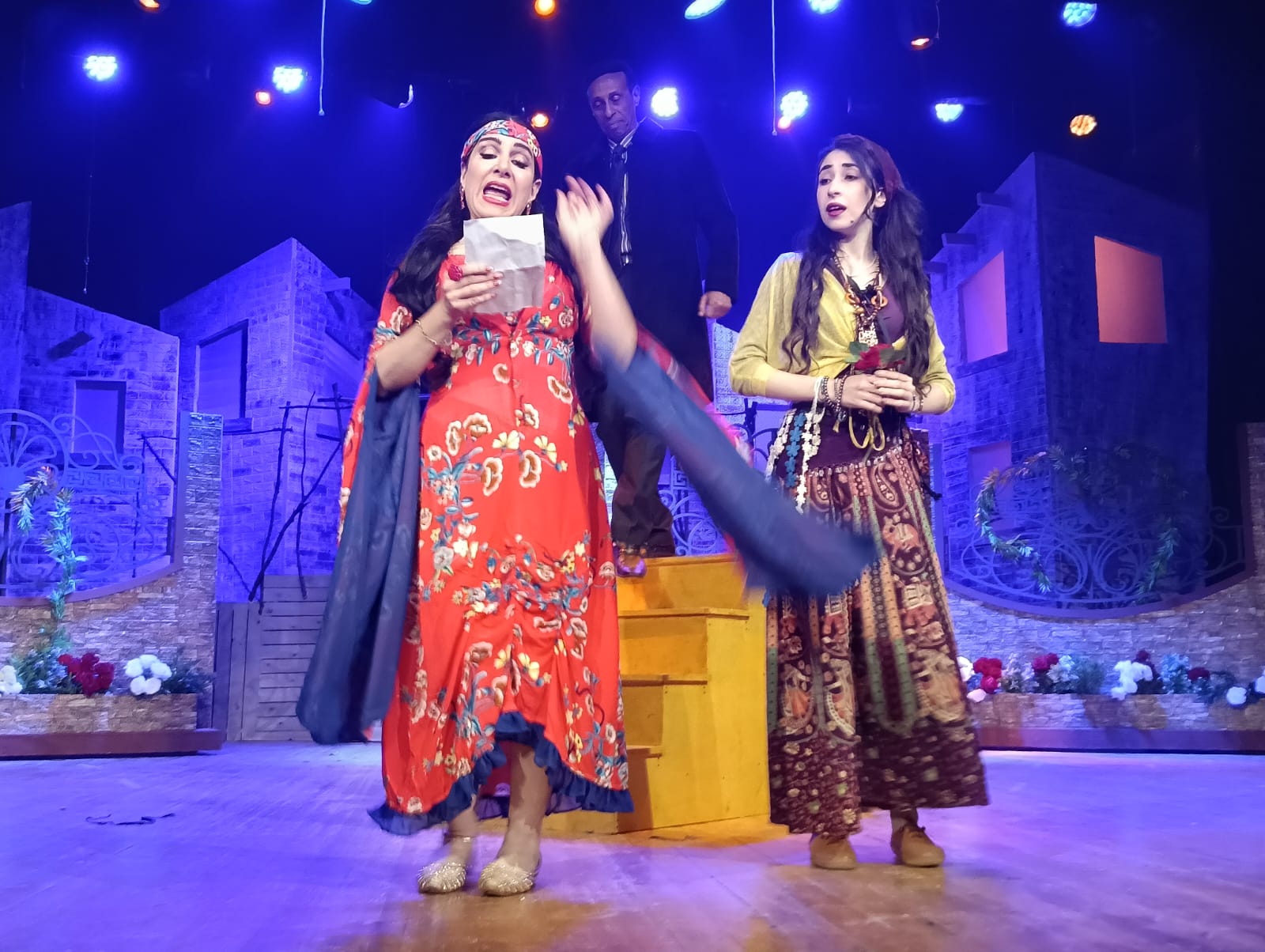 الفنانة ميرنا وليد ومصطفى شوقي